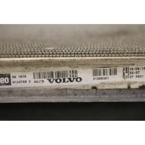 VOLVO 31368361 Radiador de refrigeración del motor  disponible España