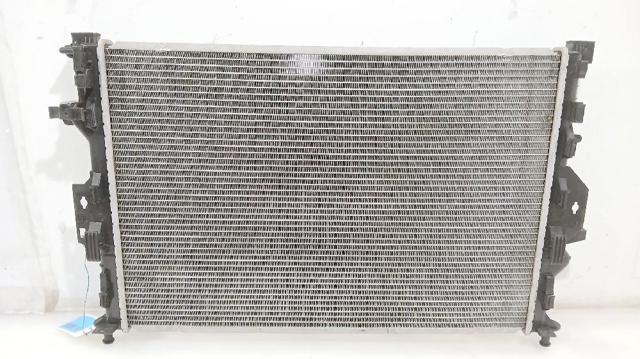 31368362 VOLVO Radiador comprar Bilbao