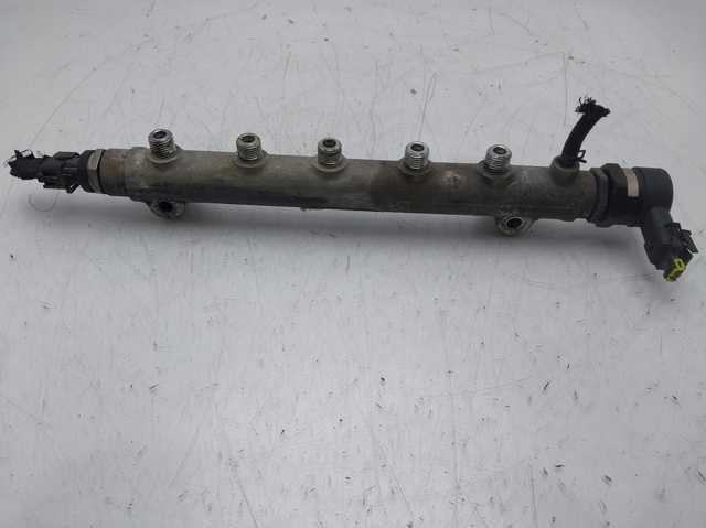 3140027400 Rampa de combustible  en stock Sabadell