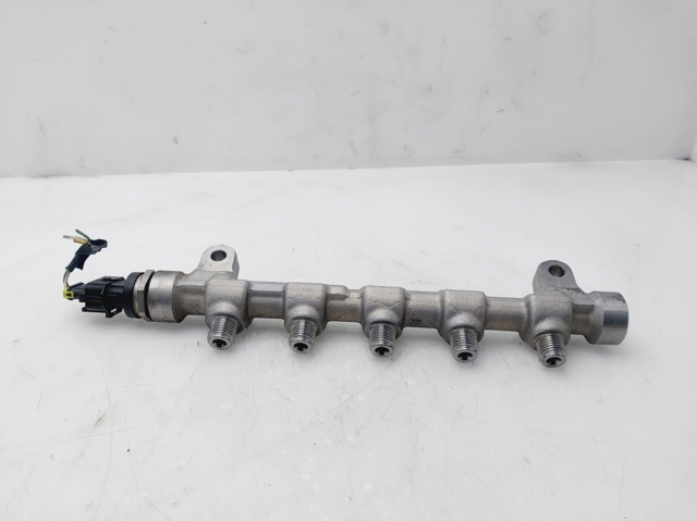314002A420 HYUNDAI Rampa de combustible  comprar en Jaén