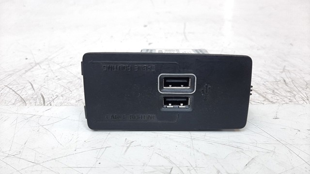 Concentrador USB 31407038 Volvo