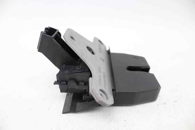 31440245 VOLVO Cerradura de tapa de maletero  disponible Vigo