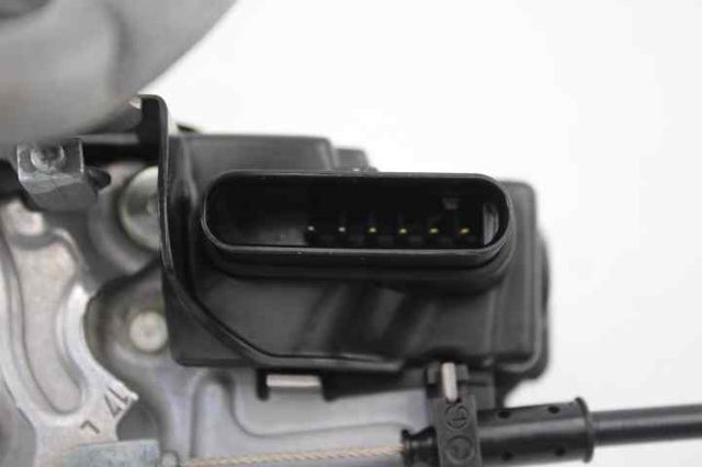 31440389 VOLVO Cerradura de puerta delantera izquierda  comprar en Lleida