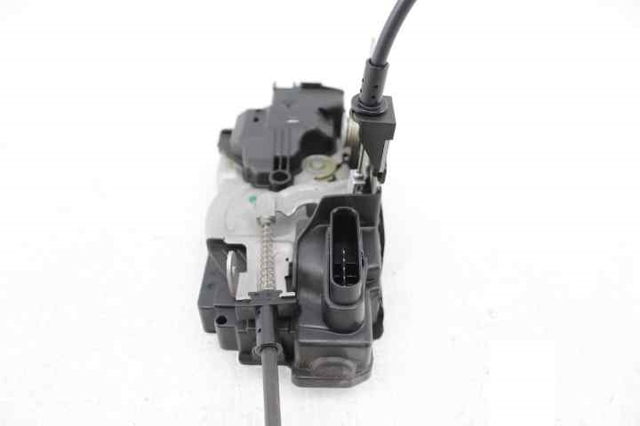 31440397 VOLVO Cerradura de puerta trasera izquierda  disponible Vigo