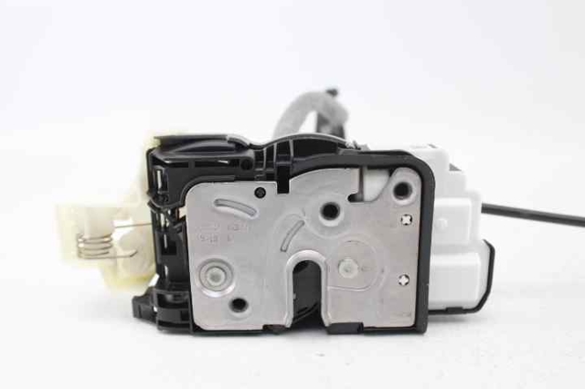 31440397 Cerradura de puerta trasera izquierda  en stock Castellón