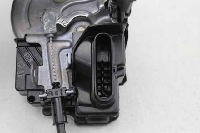 31440397 Cerradura de puerta trasera izquierda  en stock Castellón