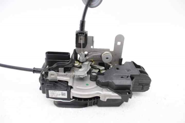 31440398 VOLVO Cerradura de la puerta trasera derecha  en stock Gandía
