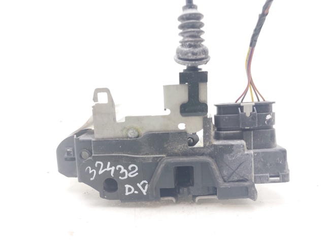 31440998 VOLVO Cerradura de puerta delantera derecha  disponible Vigo