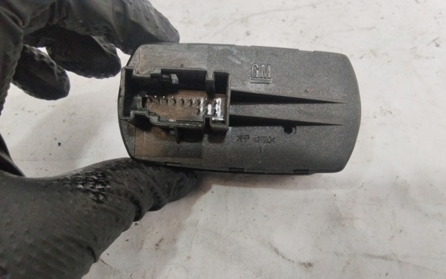 OPEL 315625731 Interruptor de elevalunas delantera izquierda  en stock Salamanca