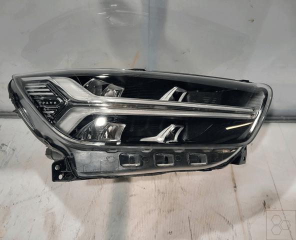 Faro derecho para Volvo XC40 536