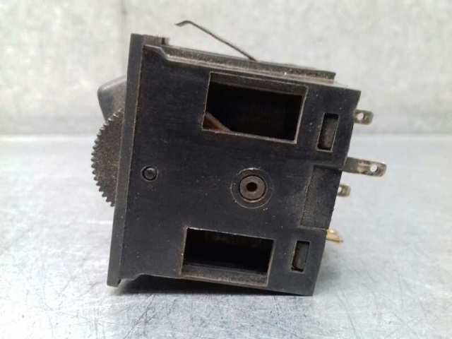 Interruptor de luces en el tablero 321941531G VAG