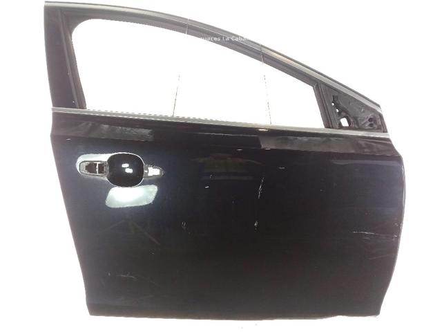 32321019 VOLVO Puerta delantera derecha  en stock Huelva