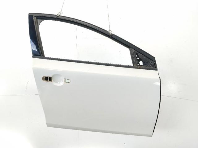 32321019 VOLVO Puerta delantera derecha  comprar en Jaén