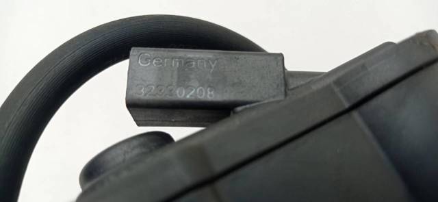 32330208 VAG Motor del actuador de la pinza de freno trasera  en stock Córdoba
