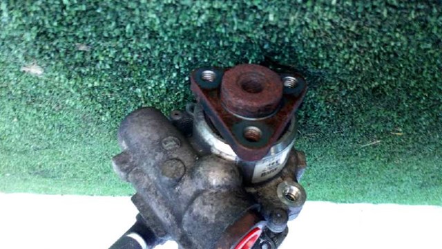 32416768155 BMW Bomba de dirección asistida  comprar en Oviedo