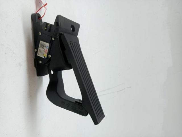 327002S000 Pedal del acelerador  disponible Utrera