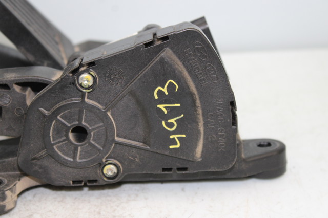 327002S000 Pedal del acelerador  disponible Málaga