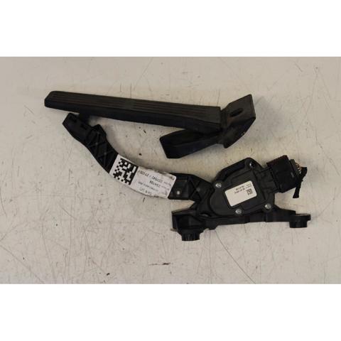 327003XXX HYUNDAI Pedal del acelerador  disponible Ourense