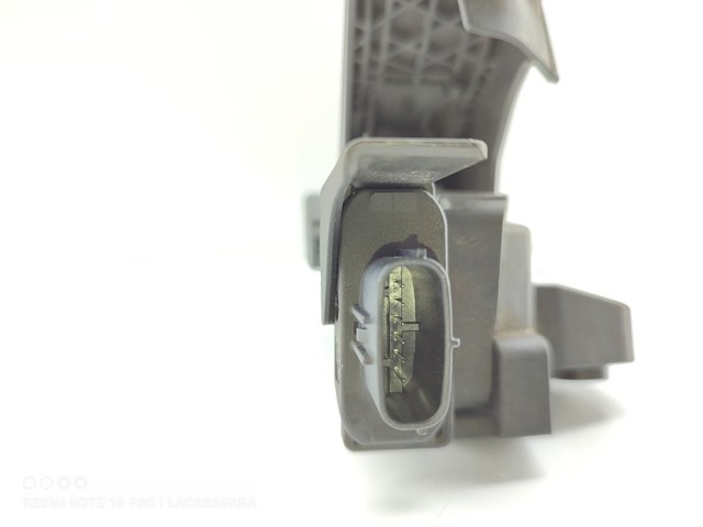 HYUNDAI 32700B1000 Pedal del acelerador  disponible España
