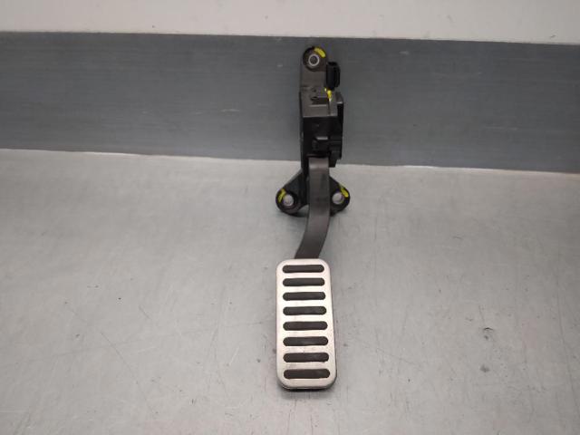 32700G4210 Pedal del acelerador  disponible Málaga
