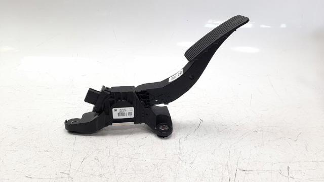 32700XXXXX Pedal del acelerador  disponible Utrera