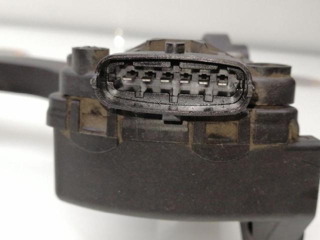 HYUNDAI 32700XXXXX Pedal del acelerador  en stock Valencia