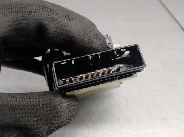 32932A HYUNDAI Interruptor de luces en el tablero  disponible Ourense