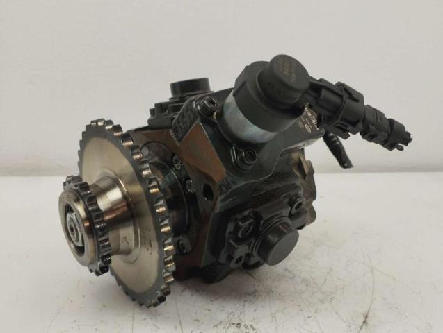 331002A410 HYUNDAI Bomba de alta presión de combustible  disponible Ourense