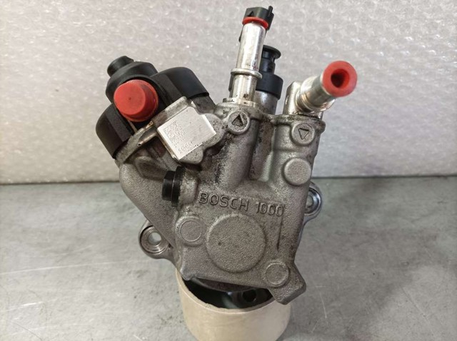 331002A600 HYUNDAI Bomba de alta presión de combustible  disponible Ourense