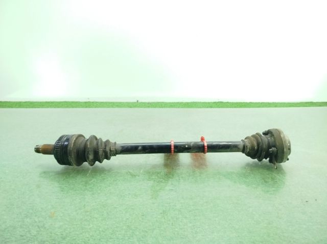 33211229588 BMW