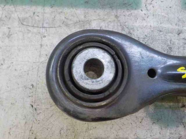33322406289 Brazo superior de suspensión trasera izquierdo/derecho  en stock Granada