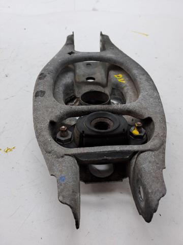 33326772899 Brazo inferior trasero izquierdo/derecho  en stock Castellón