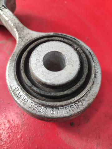 Brazo longitudinal inferior trasero izquierdo/derecho 33326775683 BMW