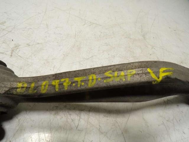 33326779851 Brazo superior de suspensión trasera izquierdo/derecho  en stock Granada