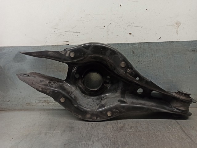 33326792541 Brazo inferior trasero izquierdo/derecho  en stock Sabadell