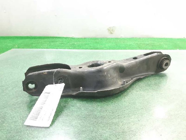 33326867540 Brazo inferior trasero izquierdo/derecho  en stock Granada