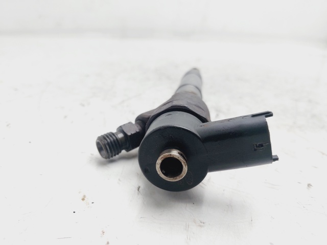 338002A110 HYUNDAI Inyector de combustible  disponible Alicante