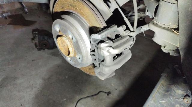34216850858 BMW Pinza de freno trasera derecha comprar Alcalá