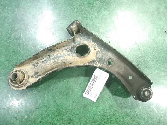 3520Q2 Brazo inferior izquierdo de la suspensión delantera  en stock Sabadell