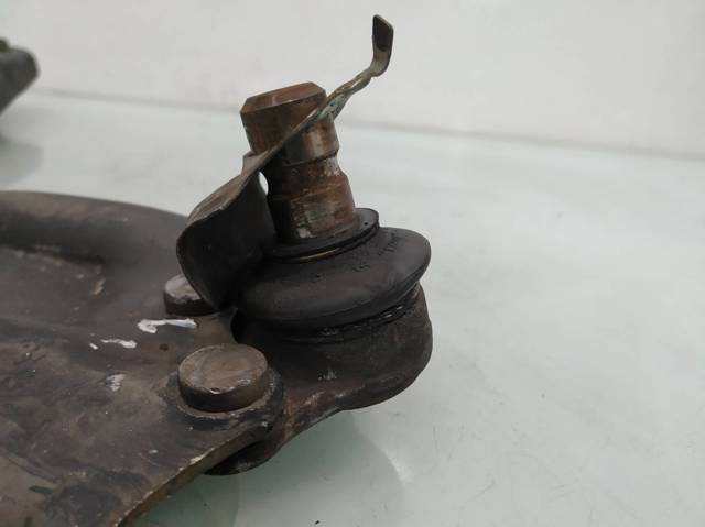 PEUGEOT 3520R7 Brazo inferior izquierdo de la suspensión delantera  en stock Valencia