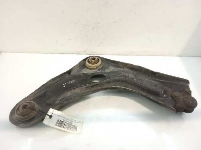 3520R7 PEUGEOT Brazo inferior izquierdo de la suspensión delantera  en stock Gandía