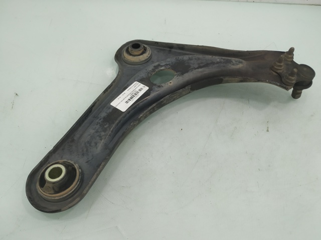 3520R7 Brazo inferior izquierdo de la suspensión delantera  en stock Granada