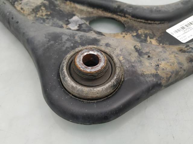 3520R7 PEUGEOT Brazo inferior izquierdo de la suspensión delantera  en stock Gandía