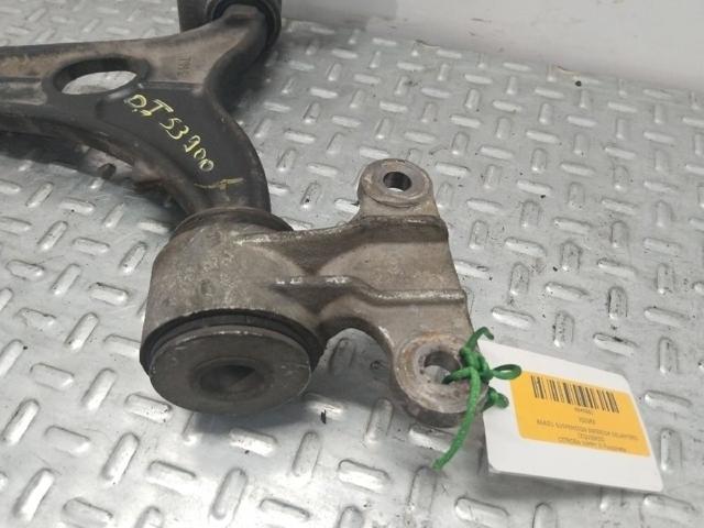 3520R8 Brazo inferior izquierdo de la suspensión delantera  disponible Utrera