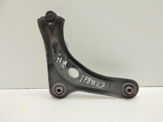 3520V1 Brazo inferior izquierdo de la suspensión delantera  en stock Castellón