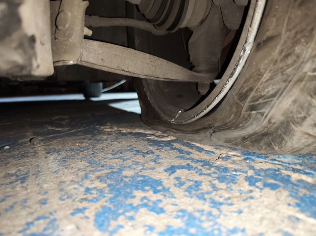 PEUGEOT 3520V2 Brazo inferior izquierdo de la suspensión delantera  comprar en Albacete