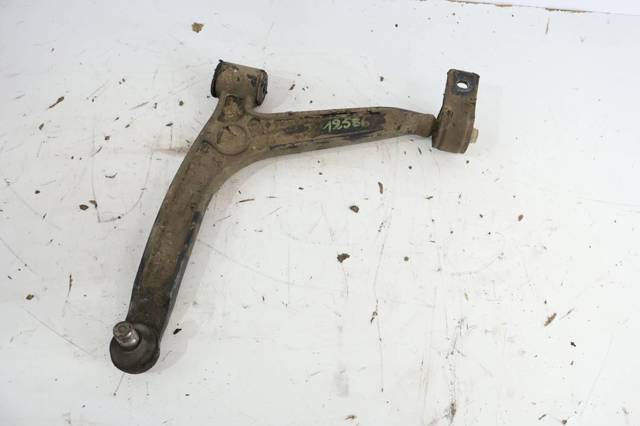 PEUGEOT 3520V3 Brazo inferior izquierdo de la suspensión delantera  en stock Valencia