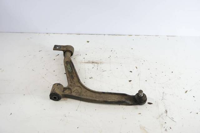3520V3 Brazo inferior izquierdo de la suspensión delantera  en stock Castellón