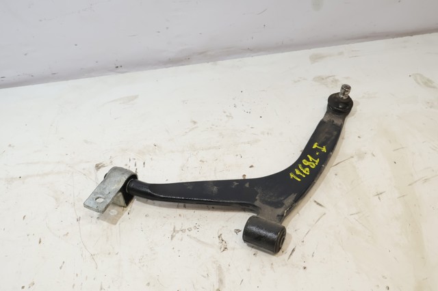PEUGEOT 3520V3 Brazo inferior izquierdo de la suspensión delantera  en stock Terrassa