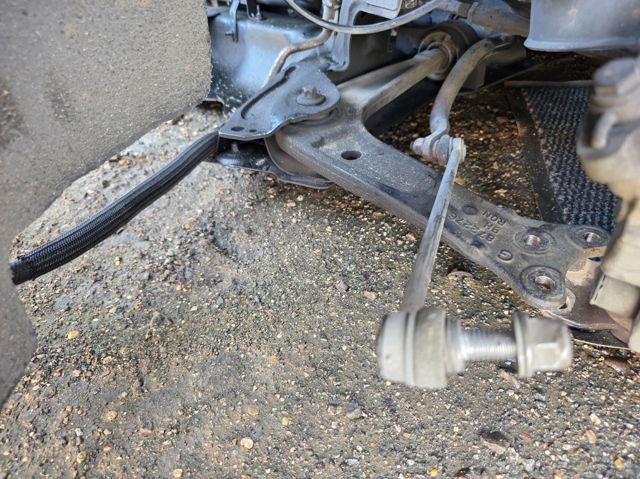 3520Y0 PEUGEOT Brazo inferior izquierdo de la suspensión delantera  en stock Huelva